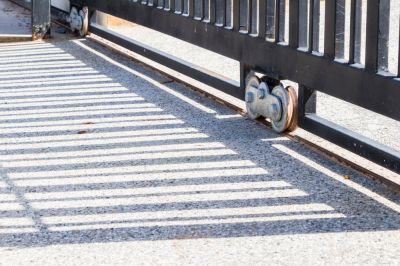 Repair Automatic Gate Roller Problems